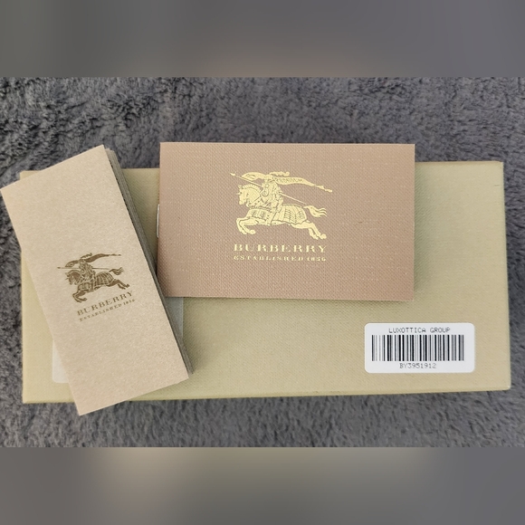 Burberry Oversized Sunglasses in Oxblood/Check - Picture 8 of 8